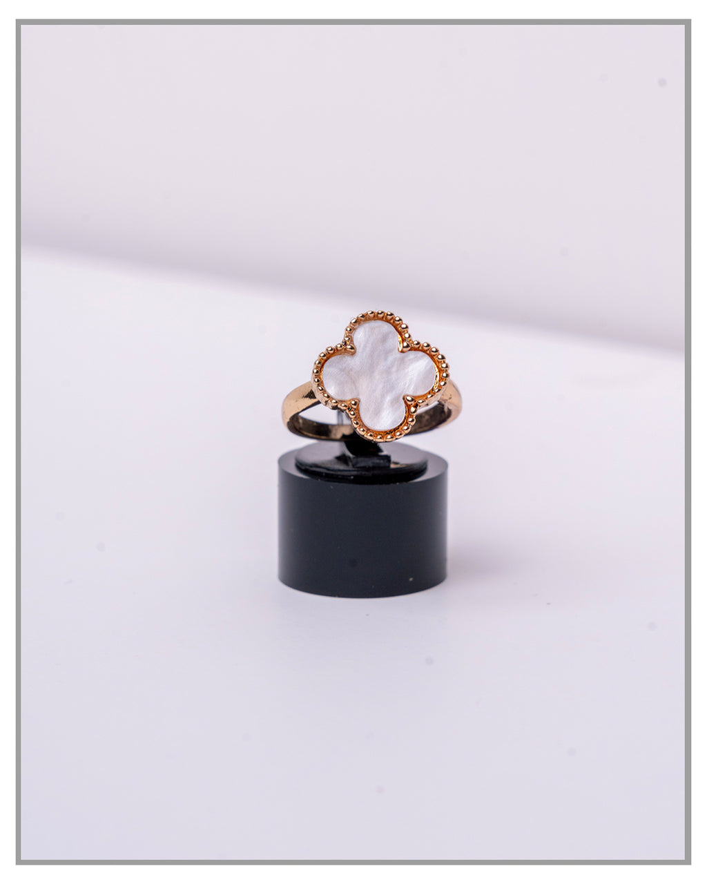 Marble White Clover Ring