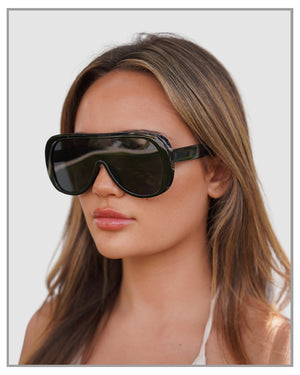 Luxe Racer Oversized Black Sunglasses