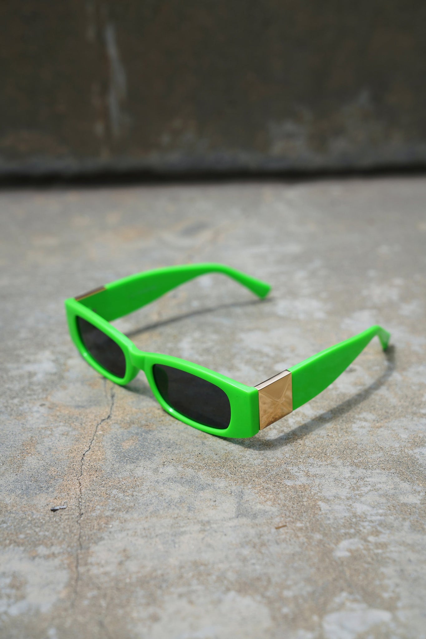 Neon Green Chunky Lens Gold Detail Sunglasses - truthBlack
