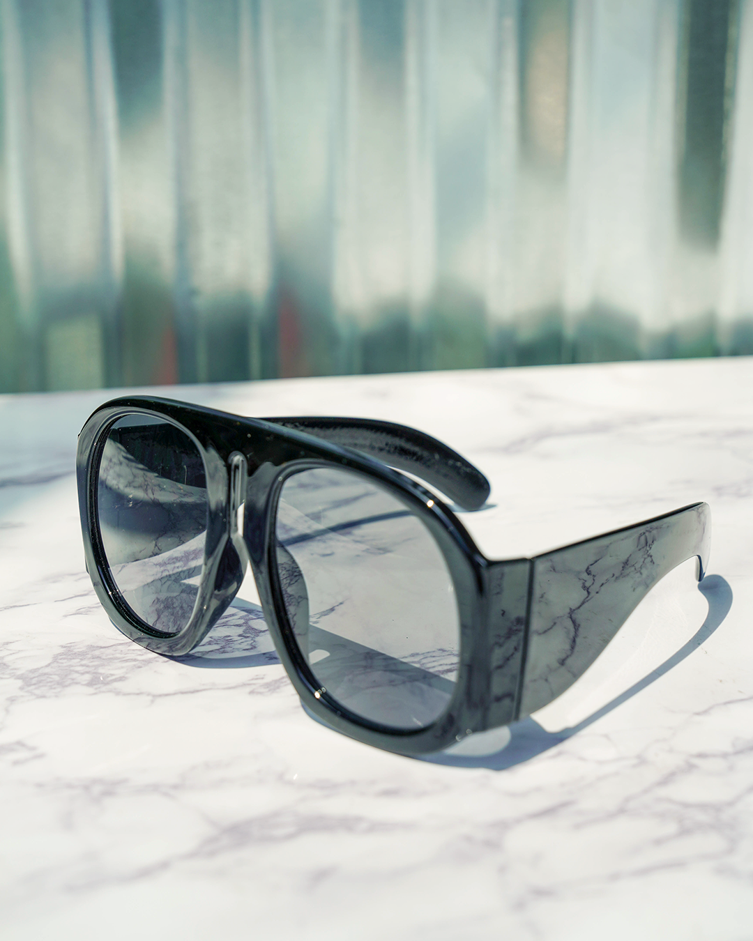 Black Retro Lookers Oversize Sunglasses - truthBlack
